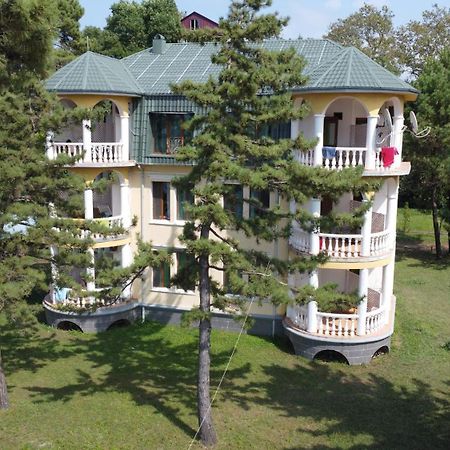 Курортный отель Маршал Кобулети Экстерьер фото